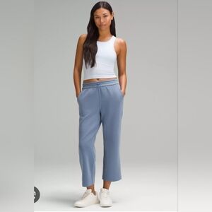 Lululemon Softstreme high-waisted straight-leg shorts Size 12